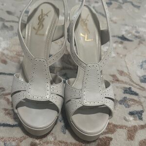 Yves Saint Laurent Elegant Cream Leather Heels